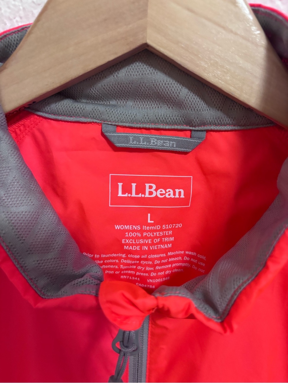 L.L.Bean Women's Bean Bright Multisport Jacket - Picture 3 of 6